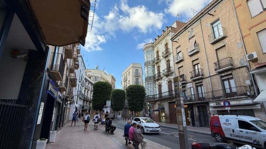 Edificio en venta en Reus, Centre photo 0