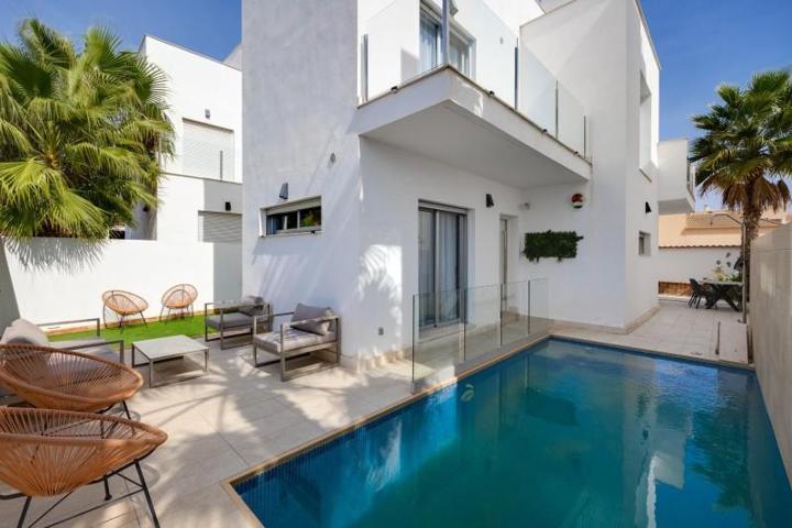 Chalet en venta en Torrevieja, Los Frutales photo 0