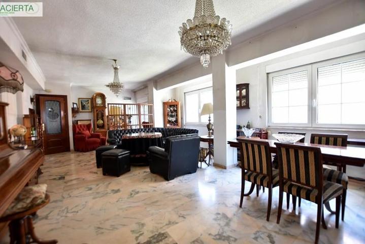 Piso en venta en Granada, Arabial photo 0