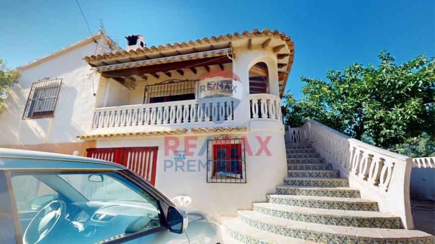 Chalet en venta en Alfaz del Pi, Centro photo 0