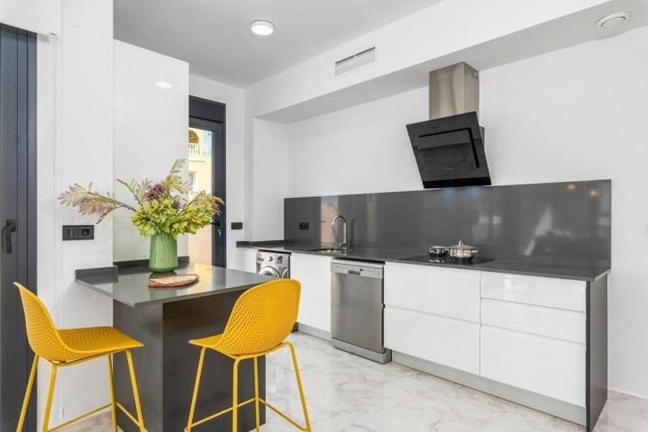 Chalet en venta en Benijofar photo 0