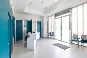 Local comercial en venta en Granada, Palacio de deportes photo 0