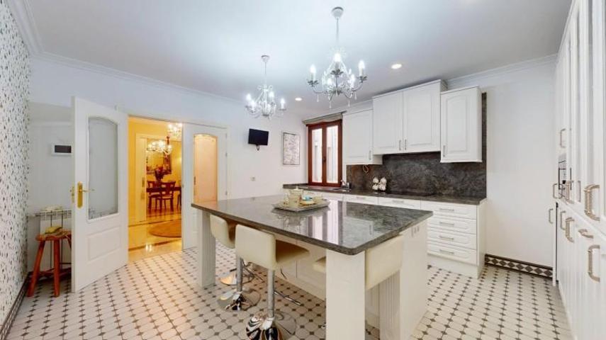 Piso en venta en León, Centro photo 0