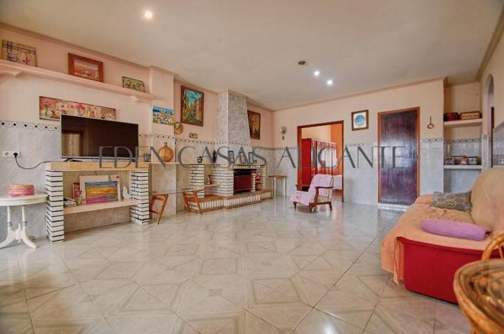 Casa en venta en El Campello, Campello photo 0