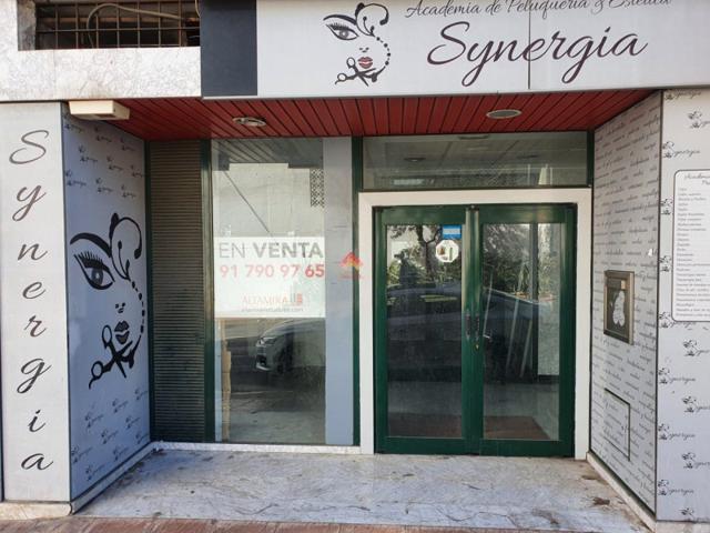 Local comercial en venta en Ronda, Centro photo 0