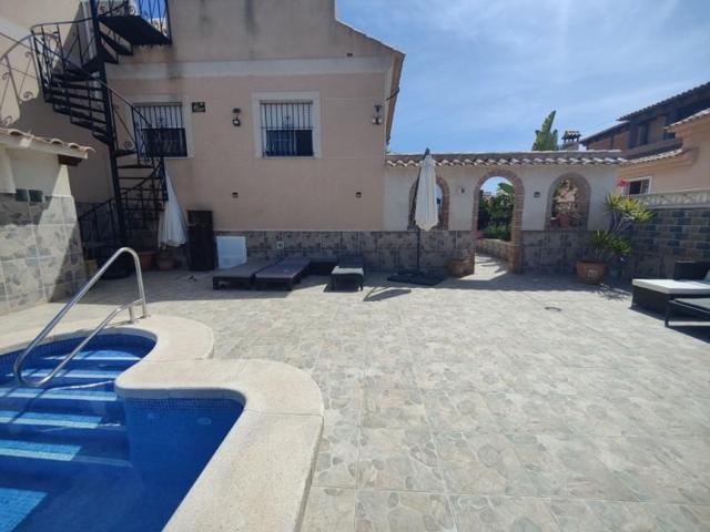 Casa en venta en Torrevieja photo 0