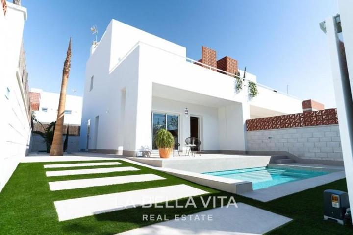 Chalet en venta en Pilar de la Horadada, PILAR DE LA HORADADA photo 0