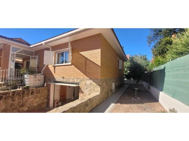 Chalet en venta en Fuente el Saz de Jarama photo 0