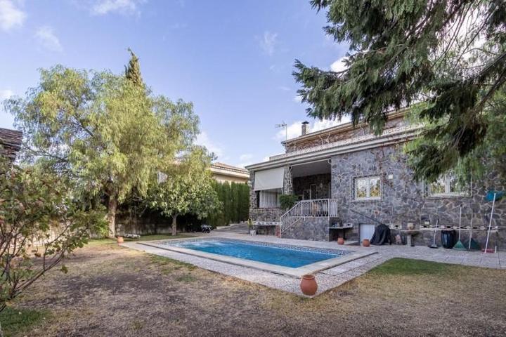 Casa en venta en Gójar, Gójar photo 0