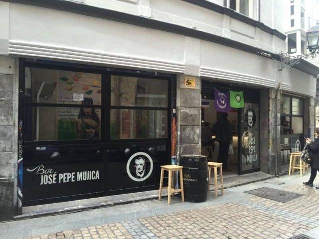 Local comercial en venta en Bilbao, Casco Viejo photo 0