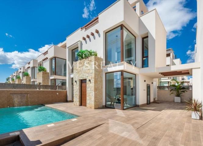 Chalet en venta en Los Montesinos, Los Montesinos photo 0