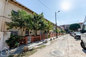 Adosada en venta en Barcelona, Vilapicina i la Torre Llobeta photo 0