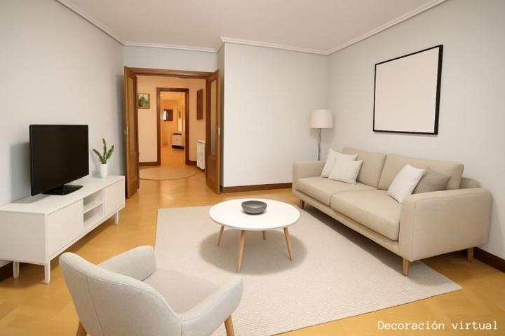 Piso en venta en Vitoria-Gasteiz, Centro photo 0