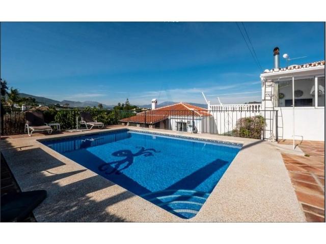 Chalet en venta en Coín photo 0