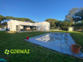Chalet en venta en Chiclana de la Frontera, Pinar de los Franceses - Marquesado photo 0