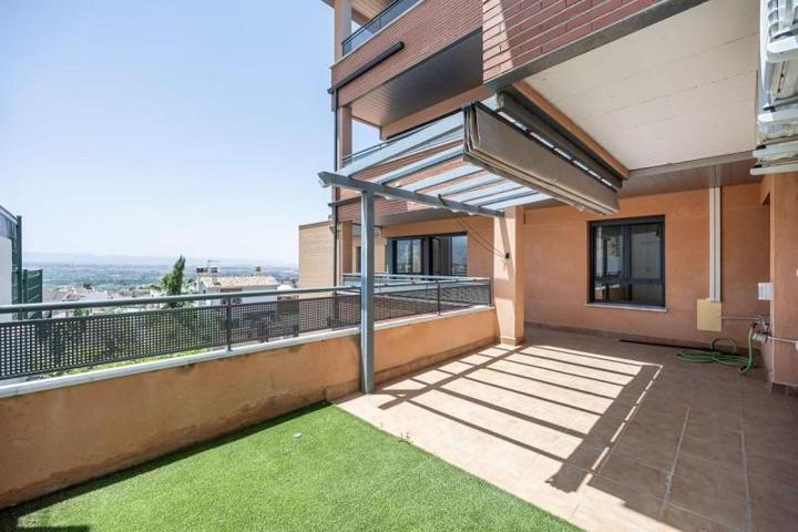 Piso en venta en Granada, El serrallo photo 0