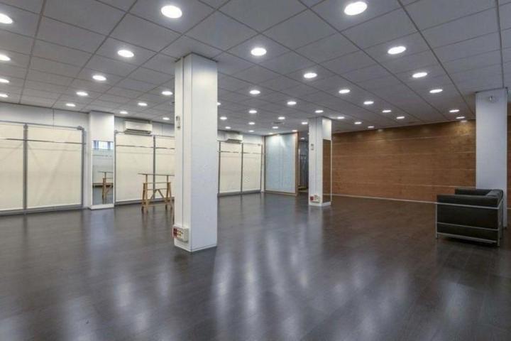 Local comercial en venta en Barcelona, La Nova Esquerra de lEixample photo 0