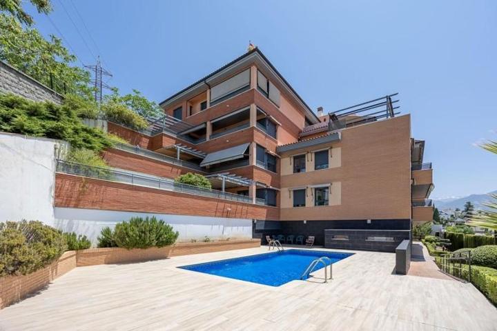 Piso en venta en Granada, El serrallo photo 0