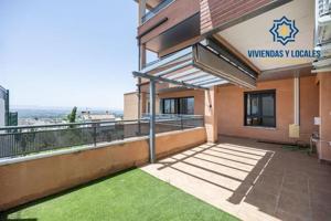 Piso en venta en Granada, El serrallo photo 0