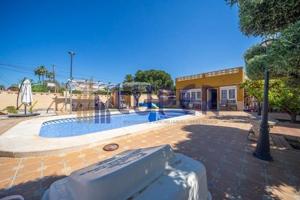 Chalet en venta en San Vicente del Raspeig, Girasoles photo 0