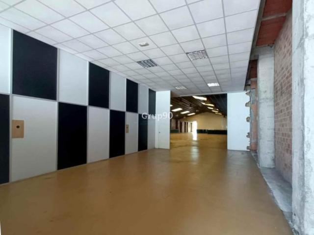 Local comercial en venta en Lleida photo 0