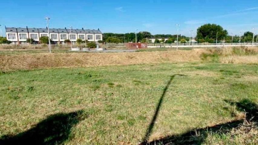 Terreno en venta en León, La Lastra photo 0