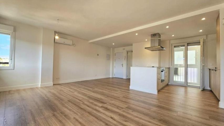 Apartamento en venta en Fuengirola, Recinto Ferial photo 0