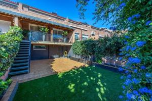 Adosada en venta en Castellar del Vallès, Eixample-colobrers photo 0