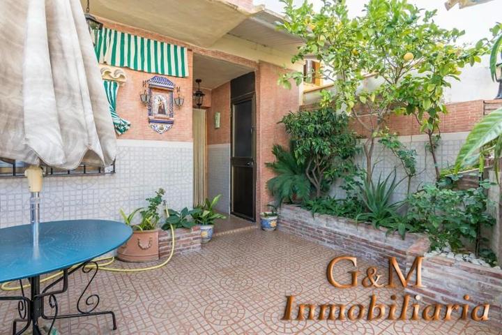 Adosada en venta en Marbella, Las Albarizas photo 0