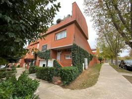 Casa en venta en Sant Boi de Llobregat photo 0