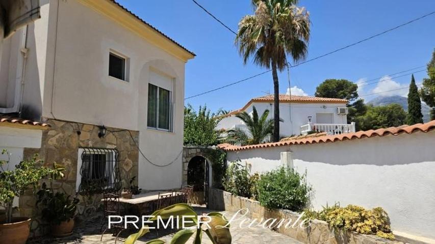 Chalet en venta en La Nucia, Mercadona Avda. Coloma photo 0