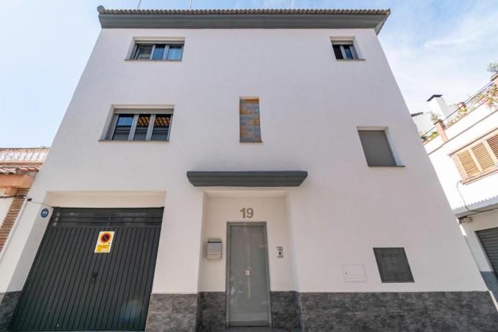 Casa en venta en Granada, Zaidin photo 0