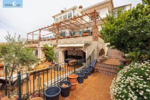 Chalet en venta en Monachil, Barrio de la vega photo 0