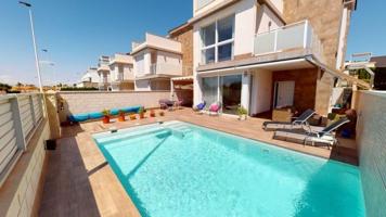 Chalet en venta en Torrevieja, Torreta florida photo 0