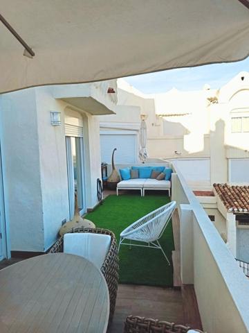 Apartamento en venta en Benalmádena, Puerto Marina photo 0