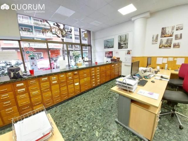 Local comercial en venta en Bilbao, Gran Via photo 0