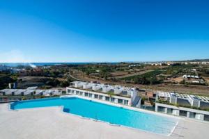 Apartamento en venta en Estepona, Cancelada (Nueva Milla De Oro) photo 0