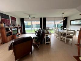 Chalet en venta en Santa Cristina d'Aro, Carrer del Suro de la Creu, 17246 photo 0