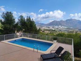 Chalet en venta en La Nucia, El Tossal photo 0