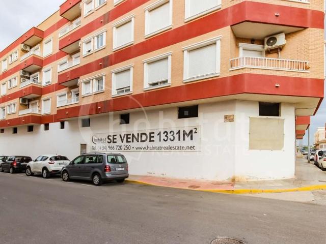 Local comercial en venta en Los Montesinos photo 0