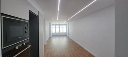 Apartamento en venta en Alicante, Centro photo 0