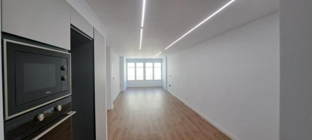 Apartamento en venta en Alicante, Centro photo 0