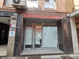 Local comercial en venta en León, León photo 0