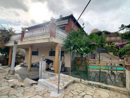 Chalet en venta en Vallirana, La selva negra photo 0