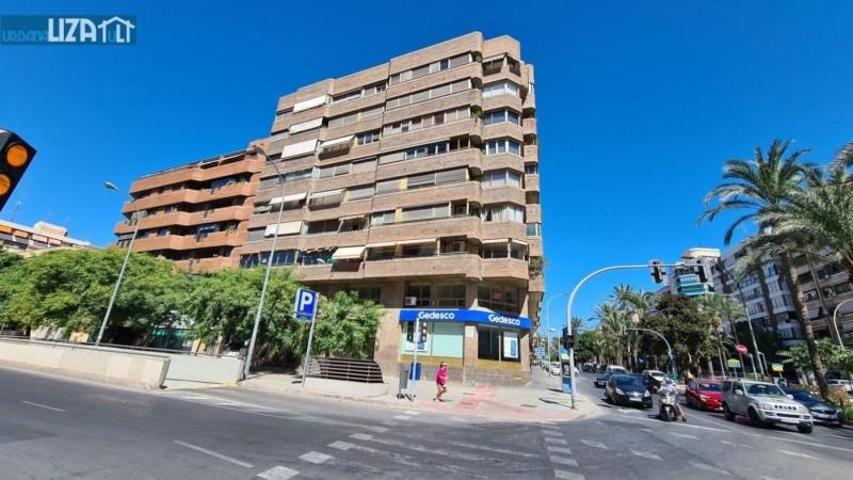 Piso en venta en Alicante, Centro photo 0