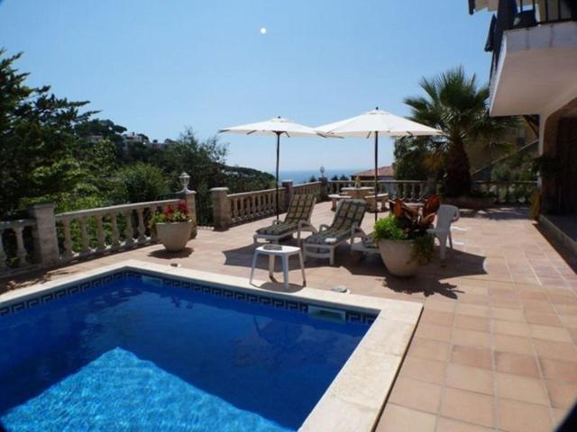 Chalet en venta en Lloret de Mar, La Selva photo 0