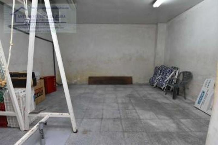 Local comercial en venta en Horche, La Zubia photo 0