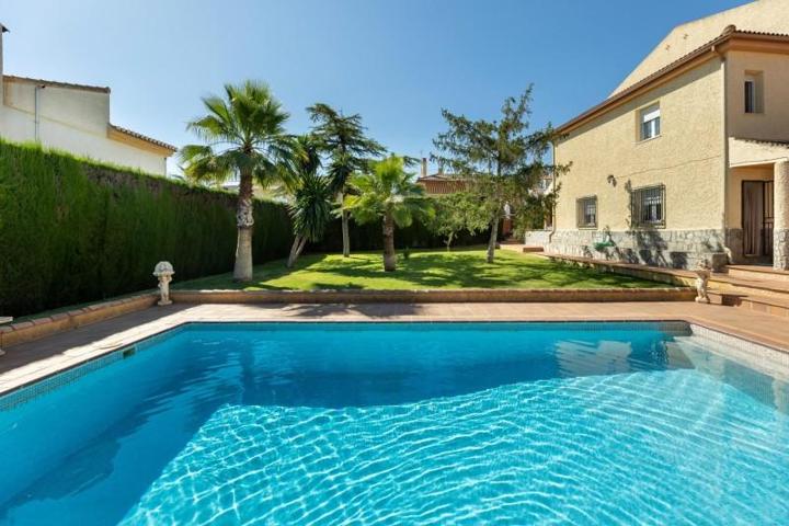 Chalet en venta en Otura, OTURA-URB. LOS GIRASOLES photo 0