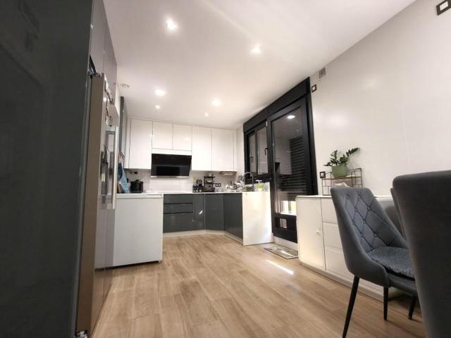 Adosada en venta en Badajoz, Avda. Elvas photo 0