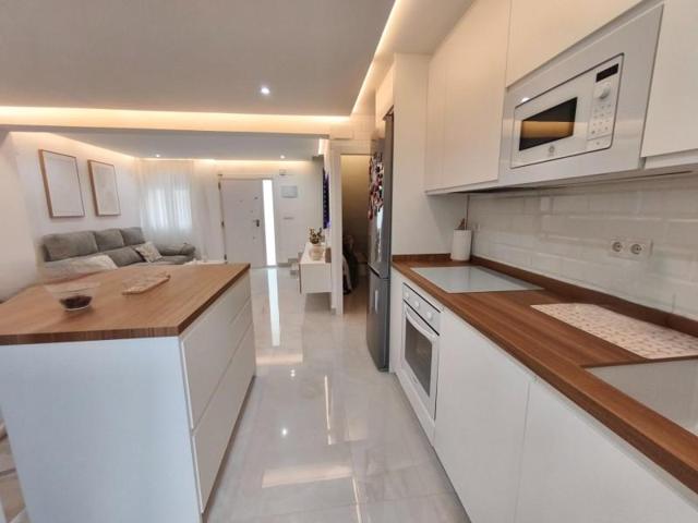 Casa en venta en Málaga, Puerto de la Torre photo 0